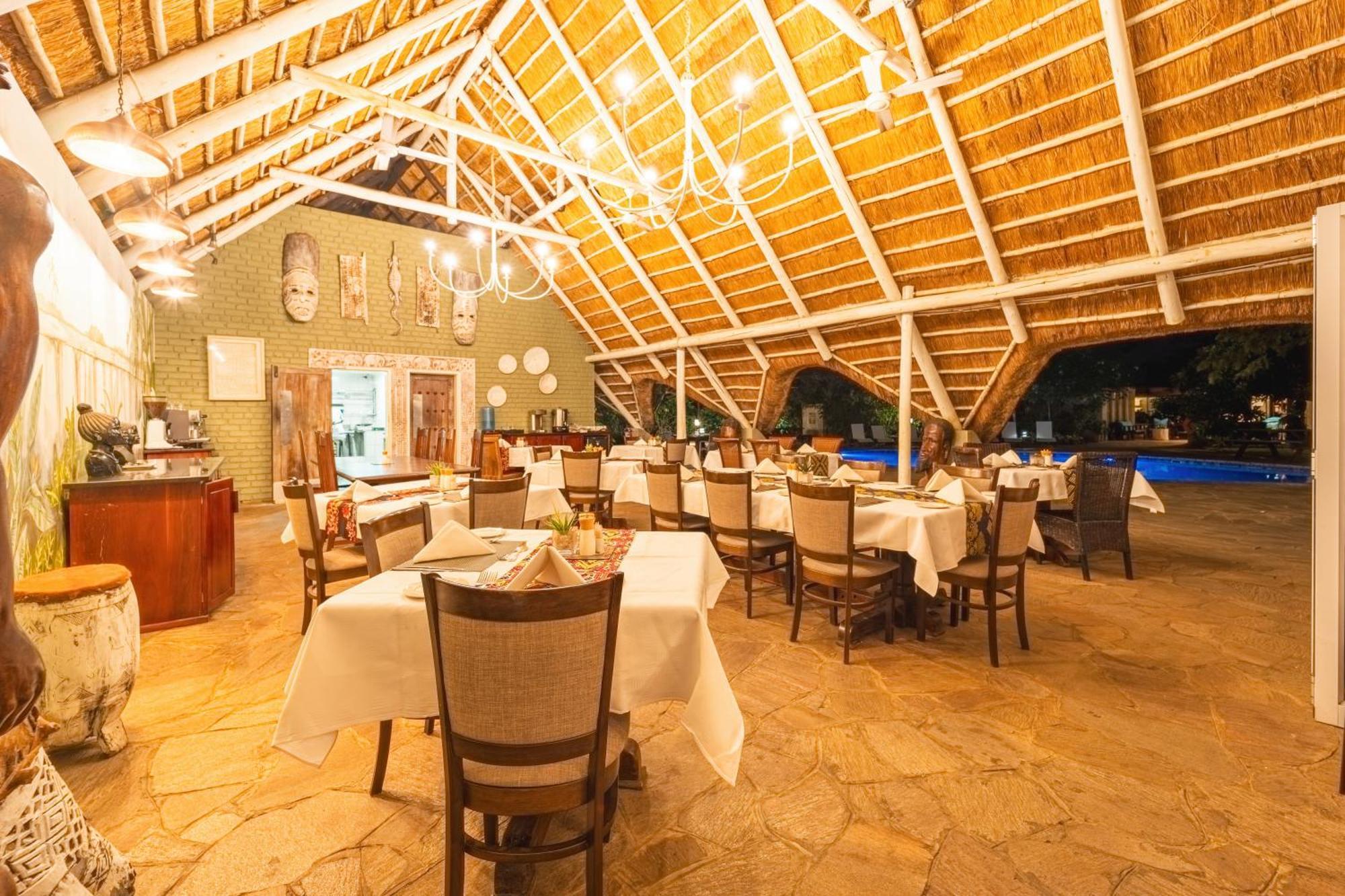 Bayete Guest Lodge ヴィクトリア・フォールズ エクステリア 写真