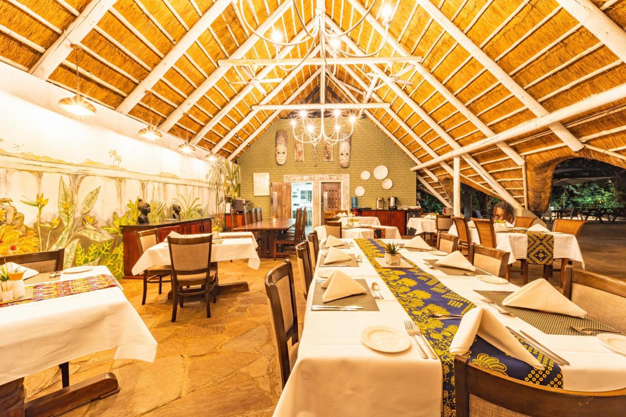 Bayete Guest Lodge ヴィクトリア・フォールズ エクステリア 写真